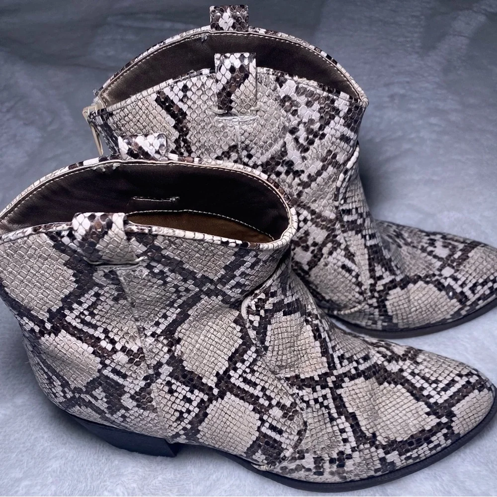 Style & Co. MyKenna Western Snakeskin Ankle Booties Size 9